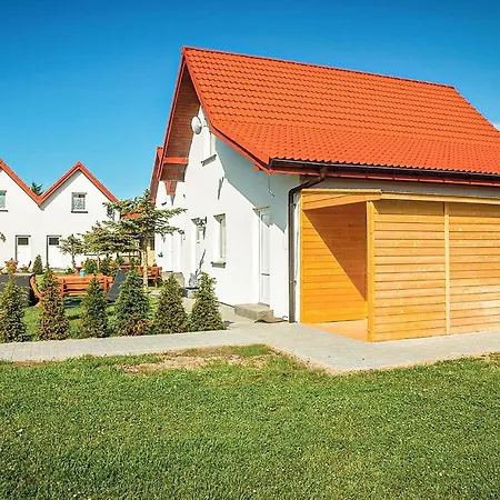 Holiday home Dom Szeregowy Darlowo